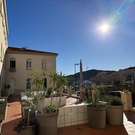 Apartment En Duplex 4 Couchages Au Coeur De Port-vendres, Face A La Place De L'obelisque - Fr-1-309-337