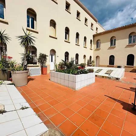 Apartment En Duplex 4 Couchages Au Coeur De Port-vendres, Face A La Place De L'obelisque - Fr-1-309-337 Port Vendres