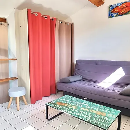 Apartment En Duplex 4 Couchages Au Coeur De Port-vendres, Face A La Place De L'obelisque - Fr-1-309-337 *